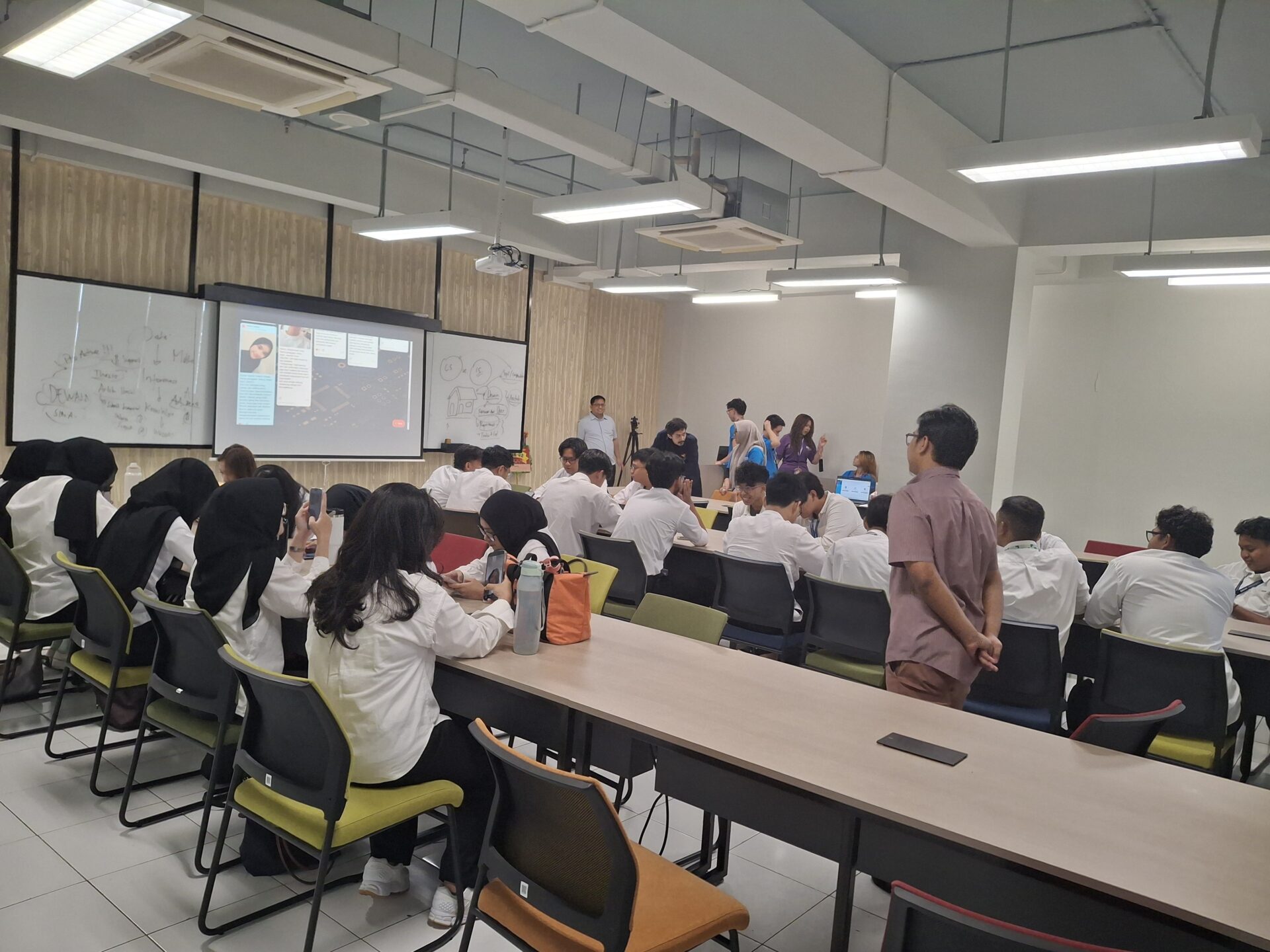New Student and Transition (NEXT) FYP B2030 Binus @Bekasi – Curriculum Session